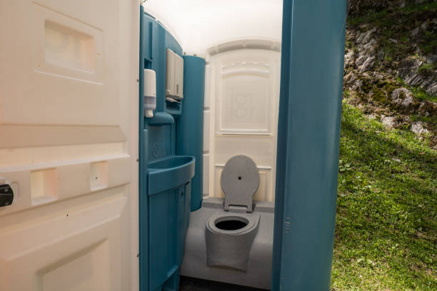 Best Porta potty delivery and setup  in Salmon Creek, WA